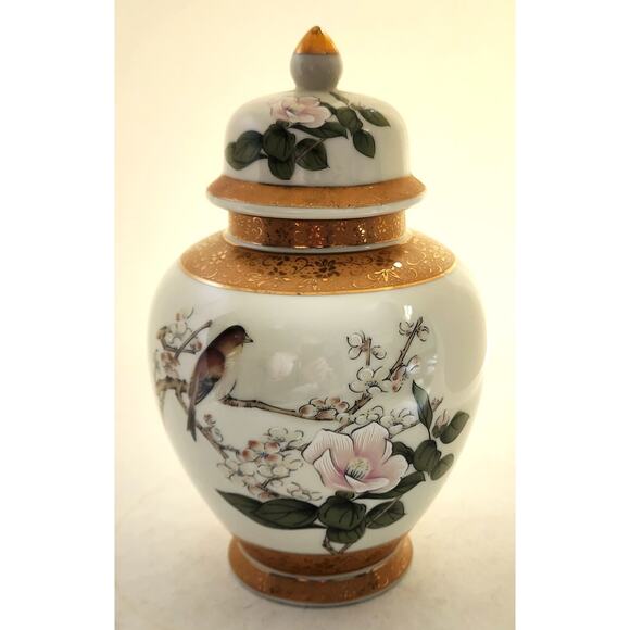 GINGER JAR/JAPAN-Cherry Blossoms-Bird-Gold Tone Trim-Cream Color-Lid-Shelf Decor - Picture 12 of 14